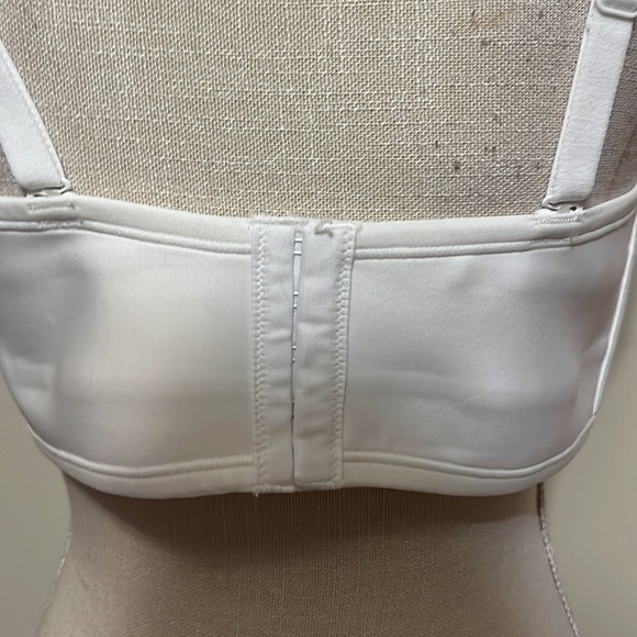 Vanity Fair strapless underwire bra,(new)size 40D - Picture 5 of 7